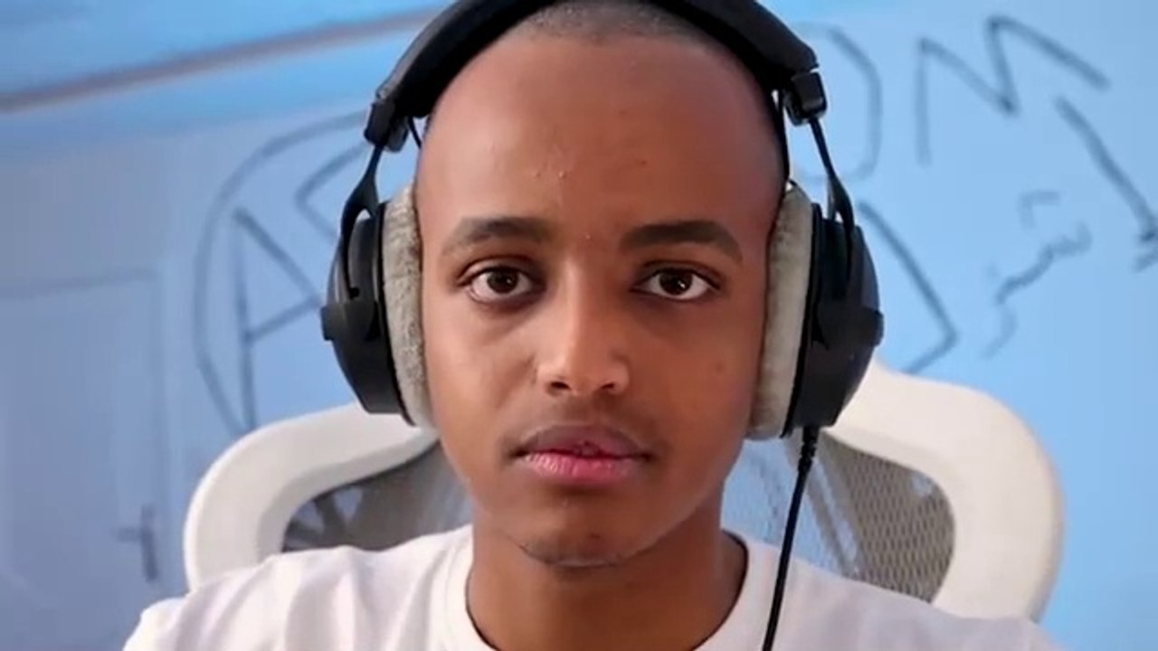 إذا ضحكتني أعطيك ايفون 16(مستحيل أضحك)  | AboFlah - ابو فلة