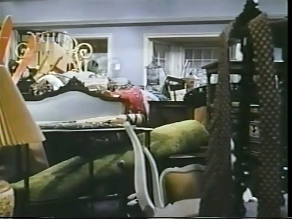 Brady Brides episode 1x01 Living Together