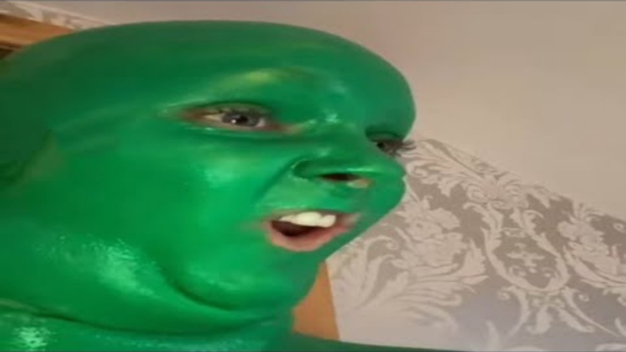 Try not to laugh impossible - If you laugh you lose