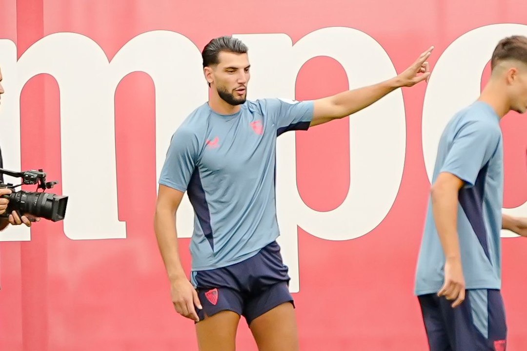 Rafa Mir en Negociaciones para Unirse al Valencia ⚽