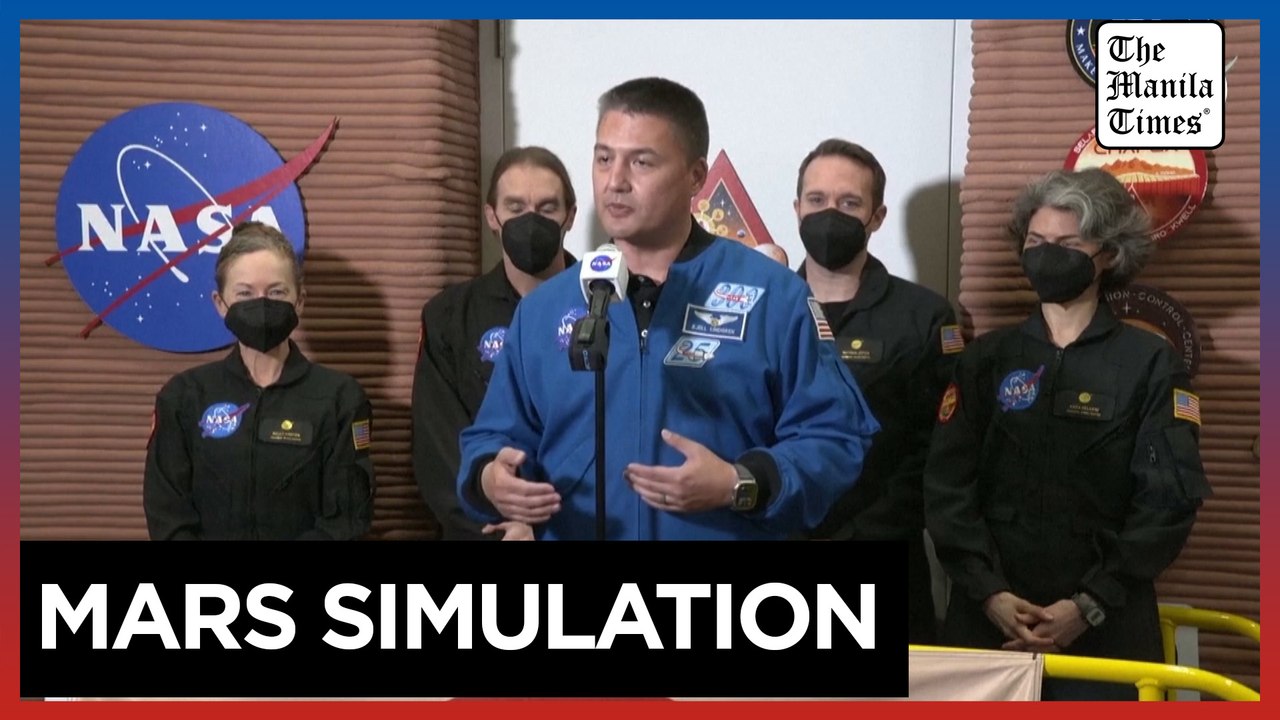 NASA volunteers re-emerge after simulating a year living on Mars