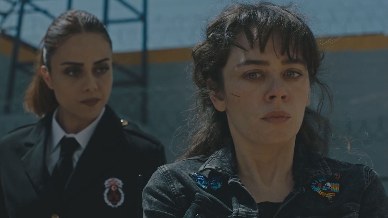 الفناء - الحلقة 30 - مدبلج بالعربية  | Avlu