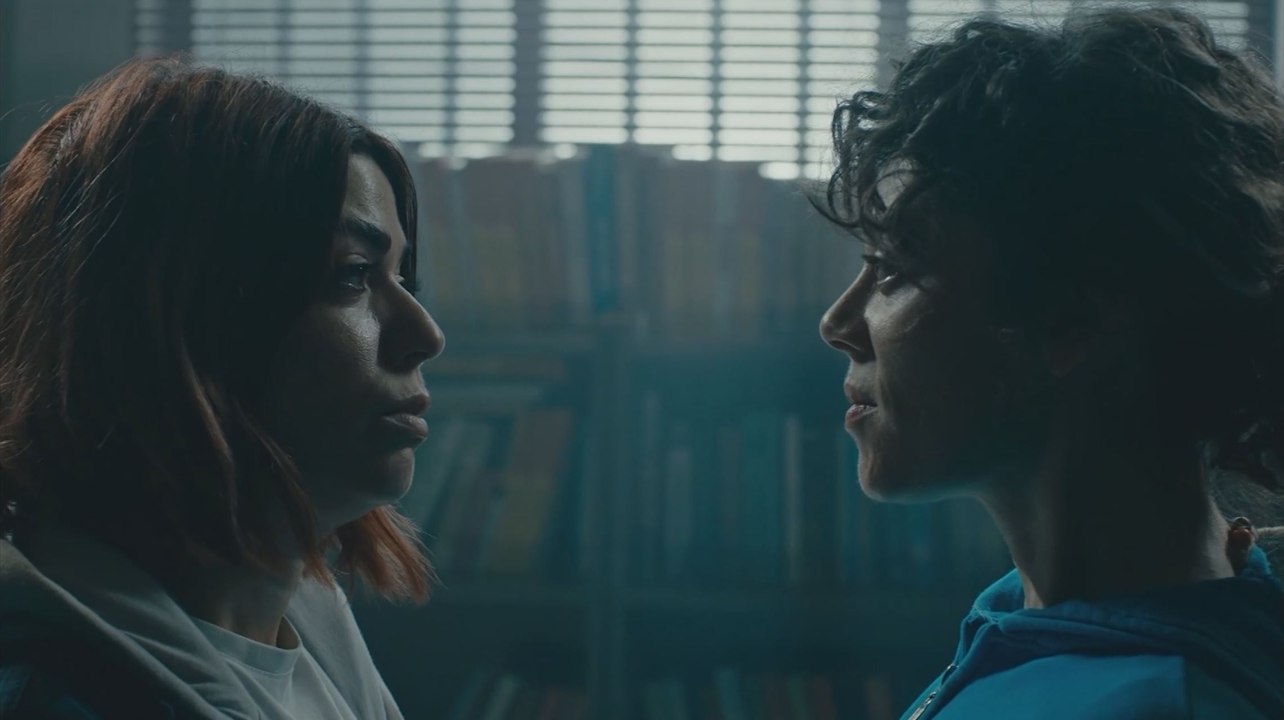 الفناء - الحلقة 70 - مدبلج بالعربية  | Avlu