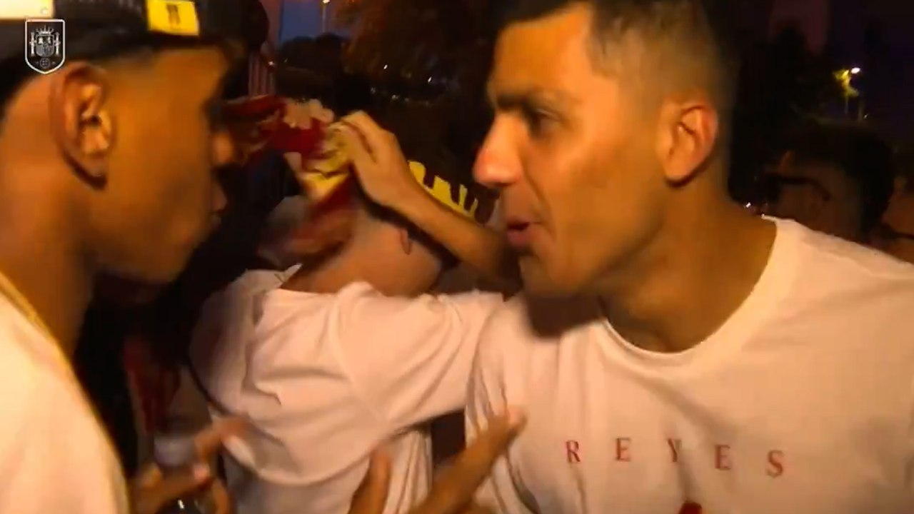 Rodri y Lamine Yamal cantando “Gibraltar Español”