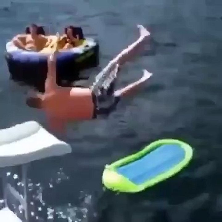 आज की नई पीढ़ी कैसे गिरती है? 🚶‍♂️ जानिए असली वजहें