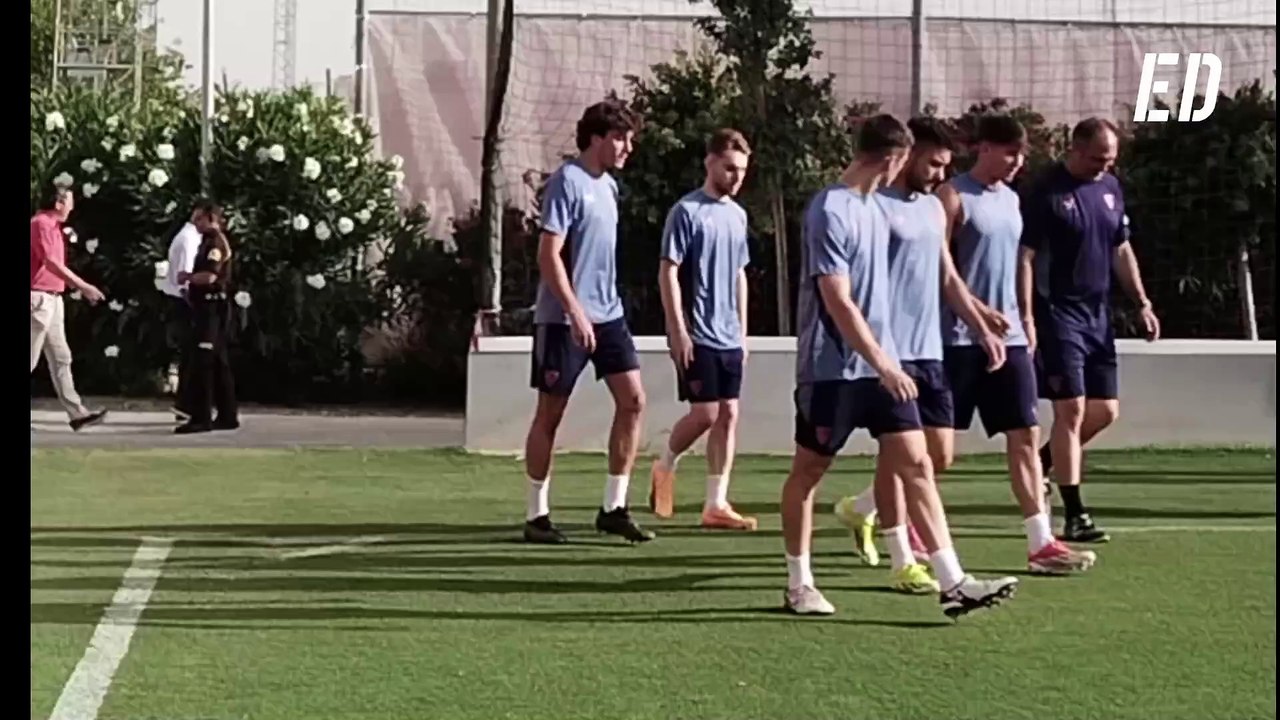 Peque, novedad en el entrenamiento del Sevilla FC