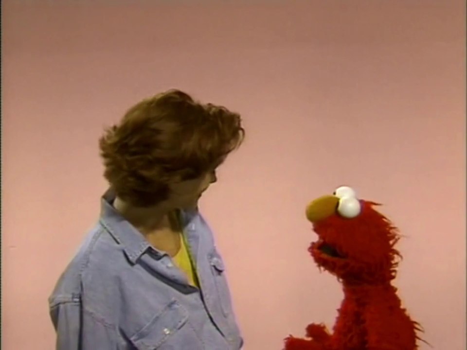 Elmo Says Boo: Elmo And Julia Wants Be Afraid.
