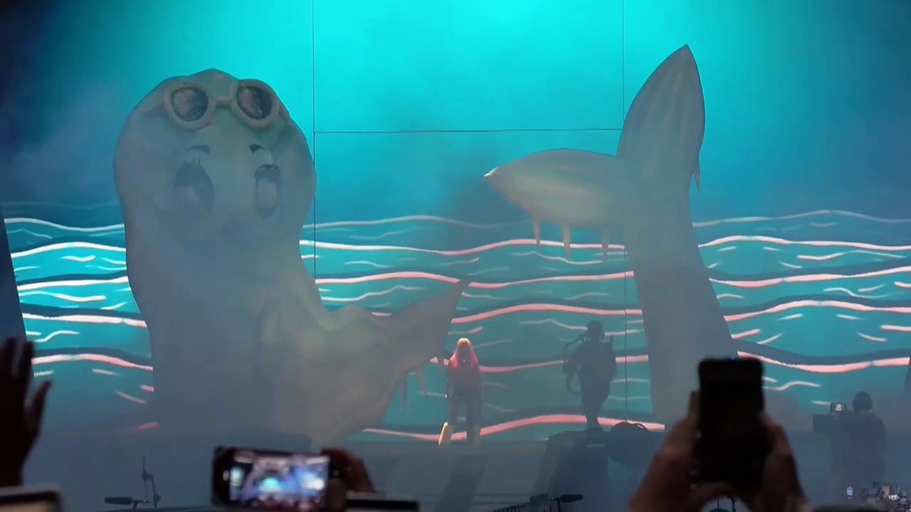 'La Bichota' incendia Madrid en su primer concierto en el Benabéu