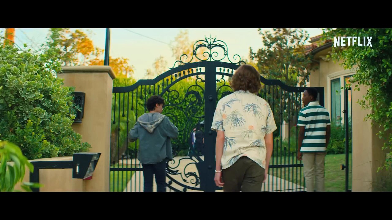 Incoming - Official Trailer Netflix