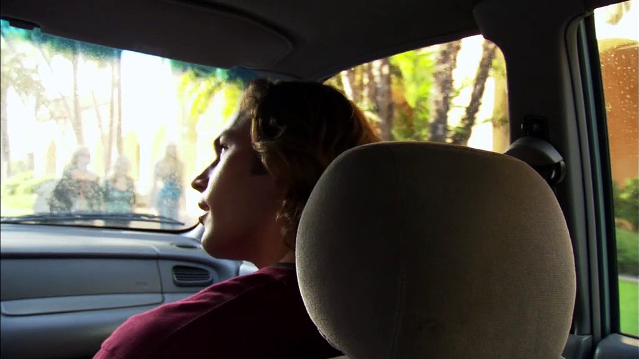 E01 - Table for Three