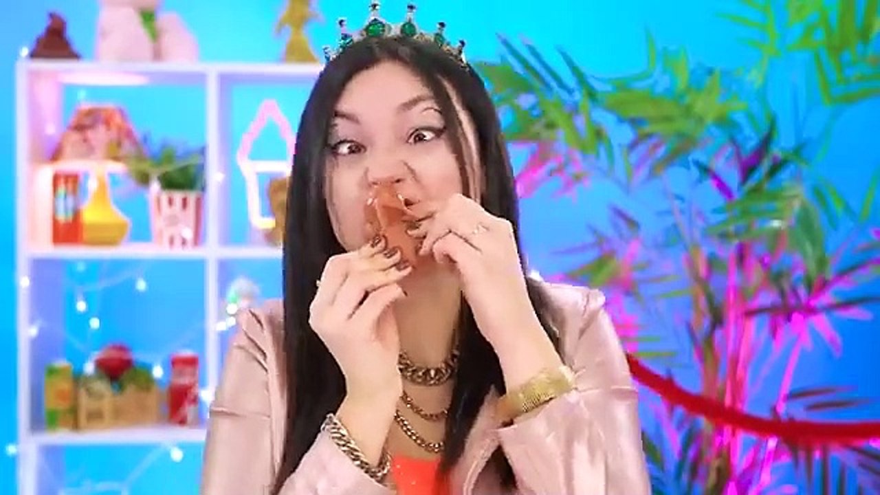 Tantangan Makanan Asli vs Coklat _ Pertarungan Gila Masak oleh X-Challenge