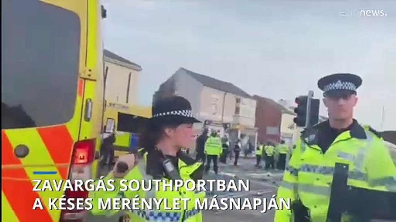 Zavargások Southportban a késes támadás másnapján