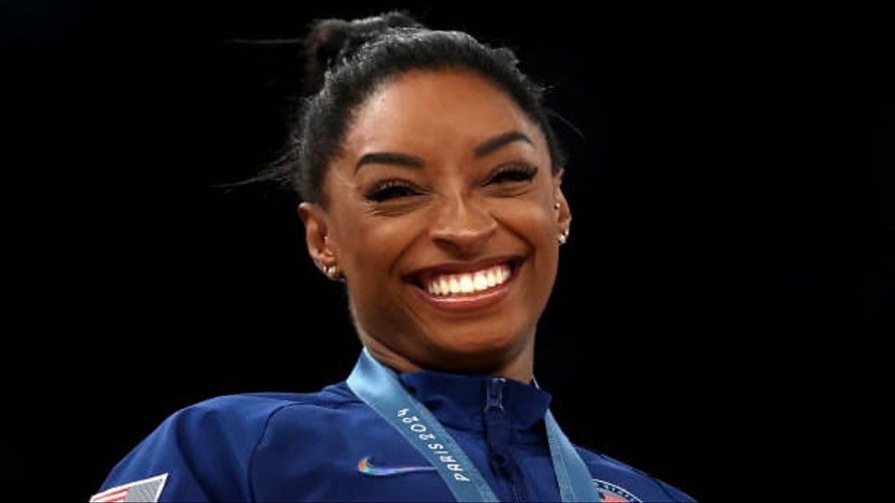 Leyenda Simone Biles: Lidera A Estados Unidos Hacia El Oro Olímpico