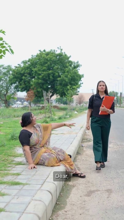 Life me kuch bano na bano per ek accha insaan jarur banna