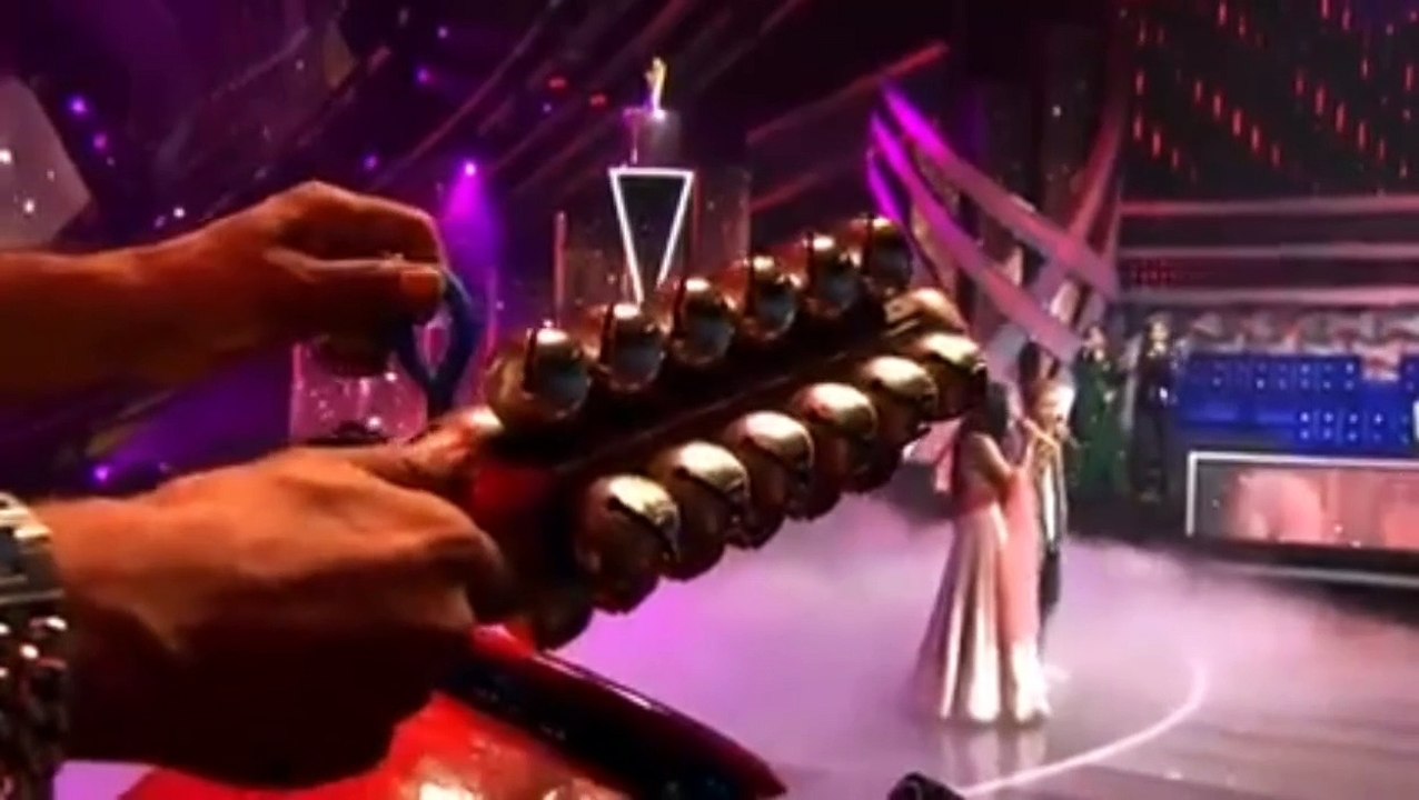 Aankhon ki Gustakhian