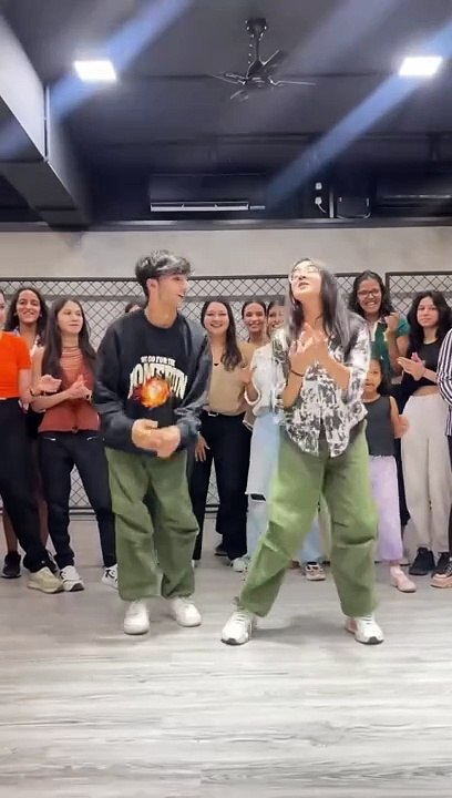 Bollywood Hit Dance Moves 🎶