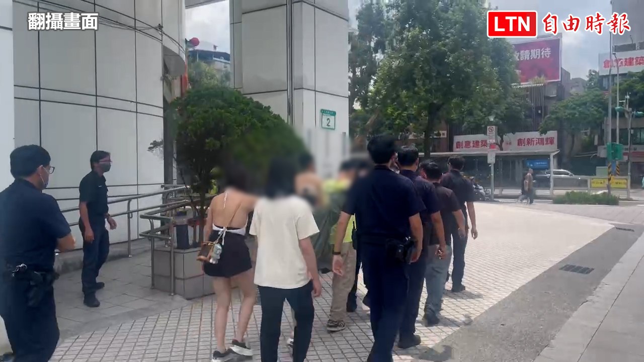 德州撲克賭場藏身私人招待所 開業不到30天就被警掃蕩(翻攝畫面)