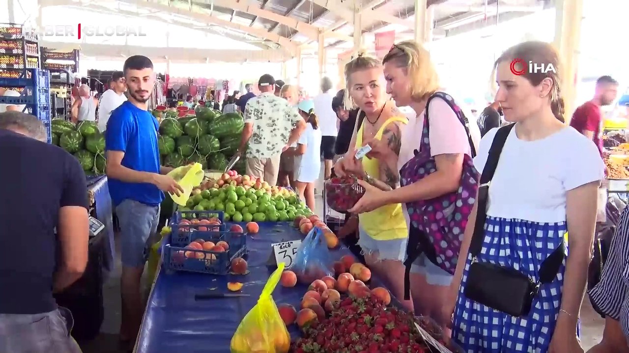 Antalya'da Ruslar Türkçe Öğrenmeyince Pazarcılar Rusça Öğrenmeye Başladı