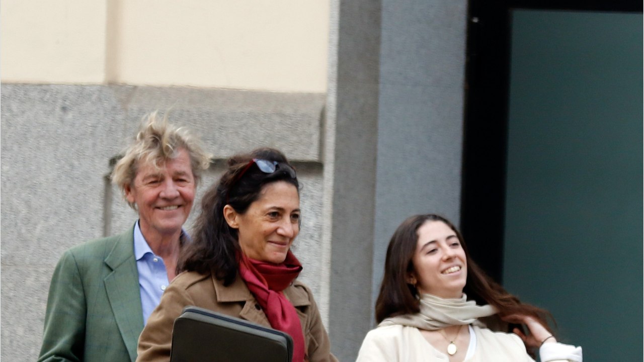 GALA VIDEO - Ernst August de Hanovre brave la canicule : rare sortie avec sa proche confidente dans les rues de Madrid