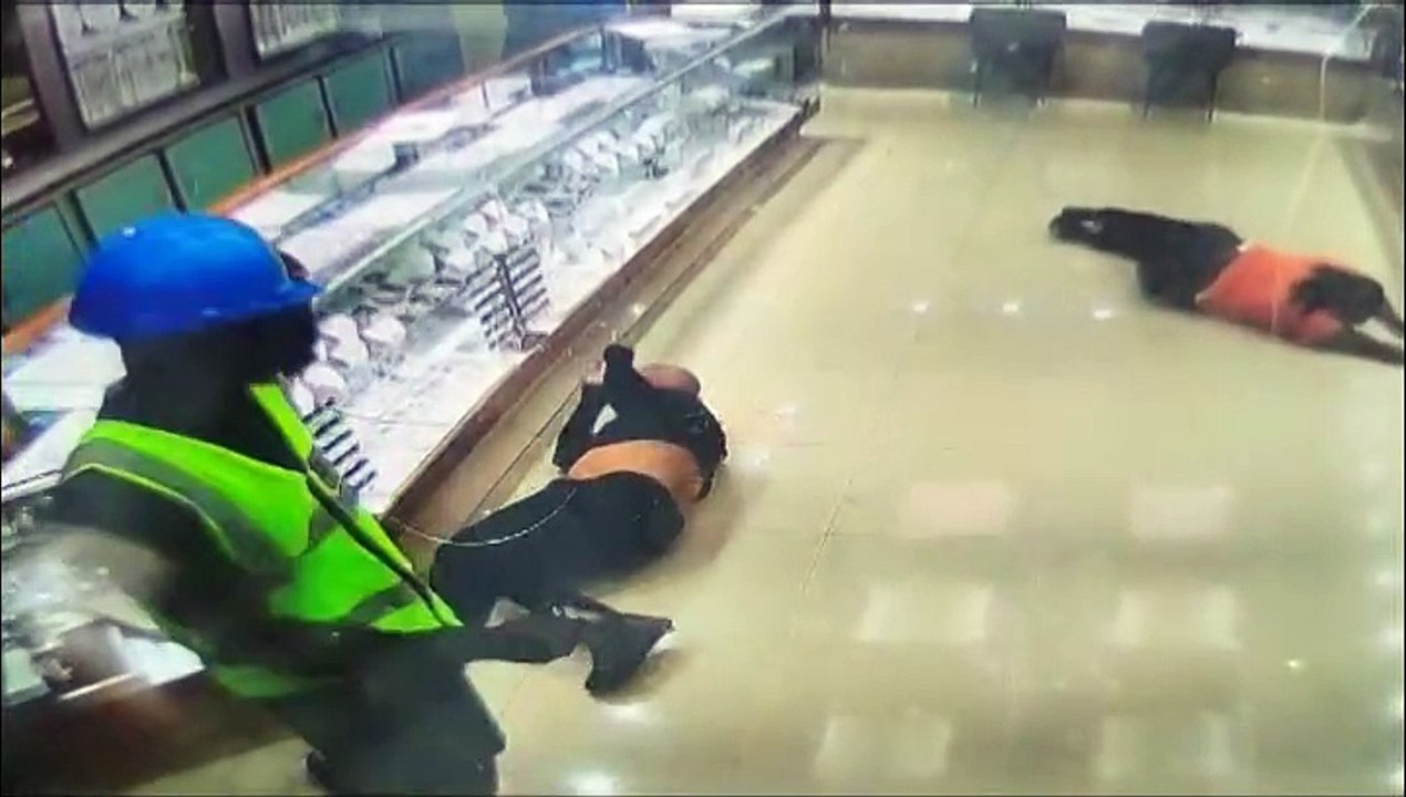 CARIBBEAN JEWELLERS ROBBED