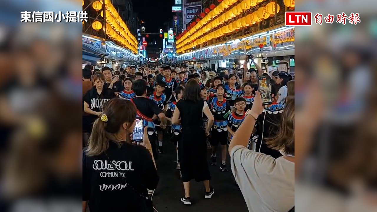 鷄籠中元祭放水燈遊行 煙火、花車、表演總動員嗨翻（東信國小提供）
