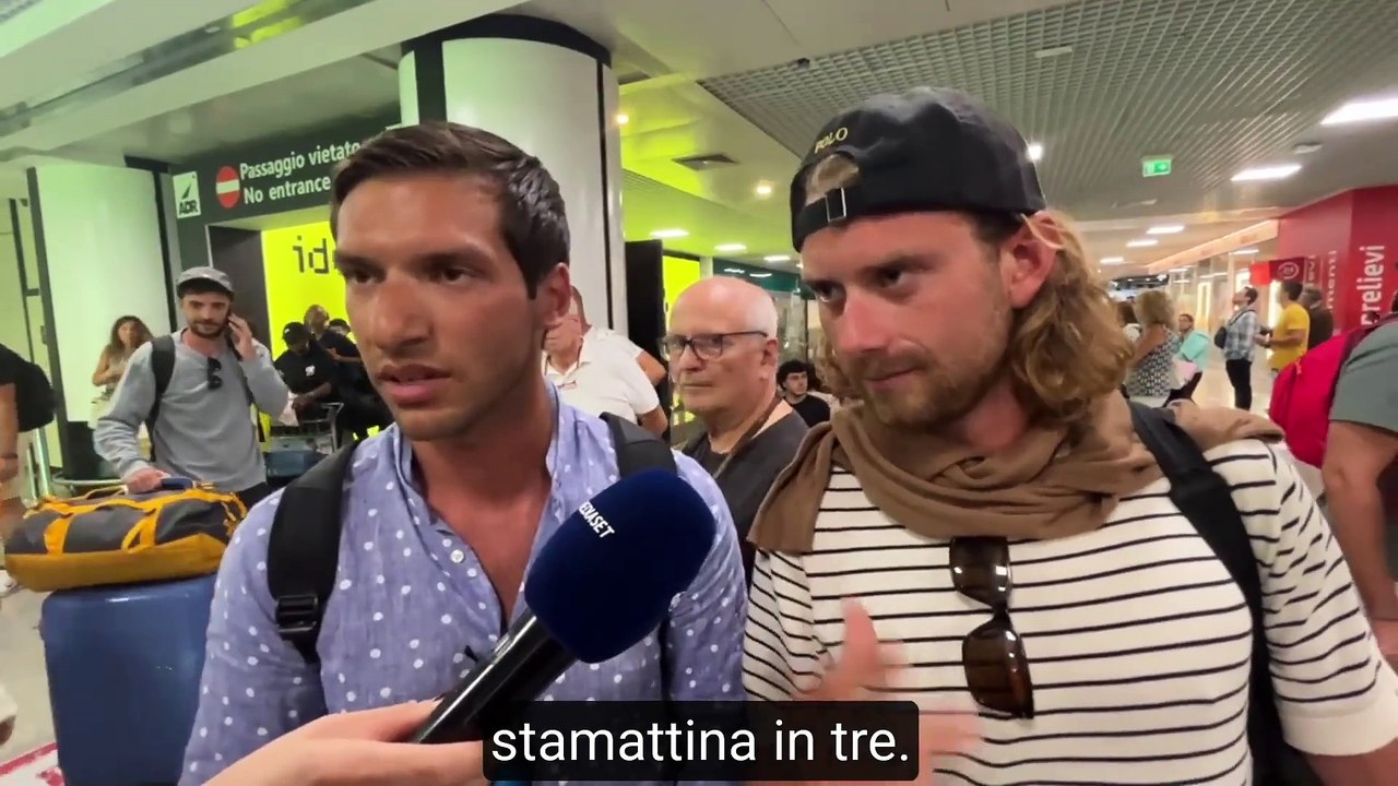 Turisti bloccati a Madeira, lo sbarco a Fiumicino: «Sono diabetico, avevo l’insulina contata e sull'isola non si trova»