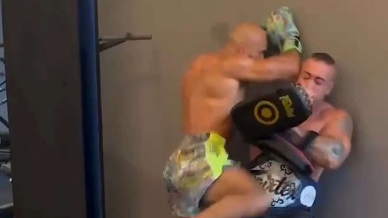 Il bodyguard di Messi è scatenato. Il muro ne sa qualcosa...