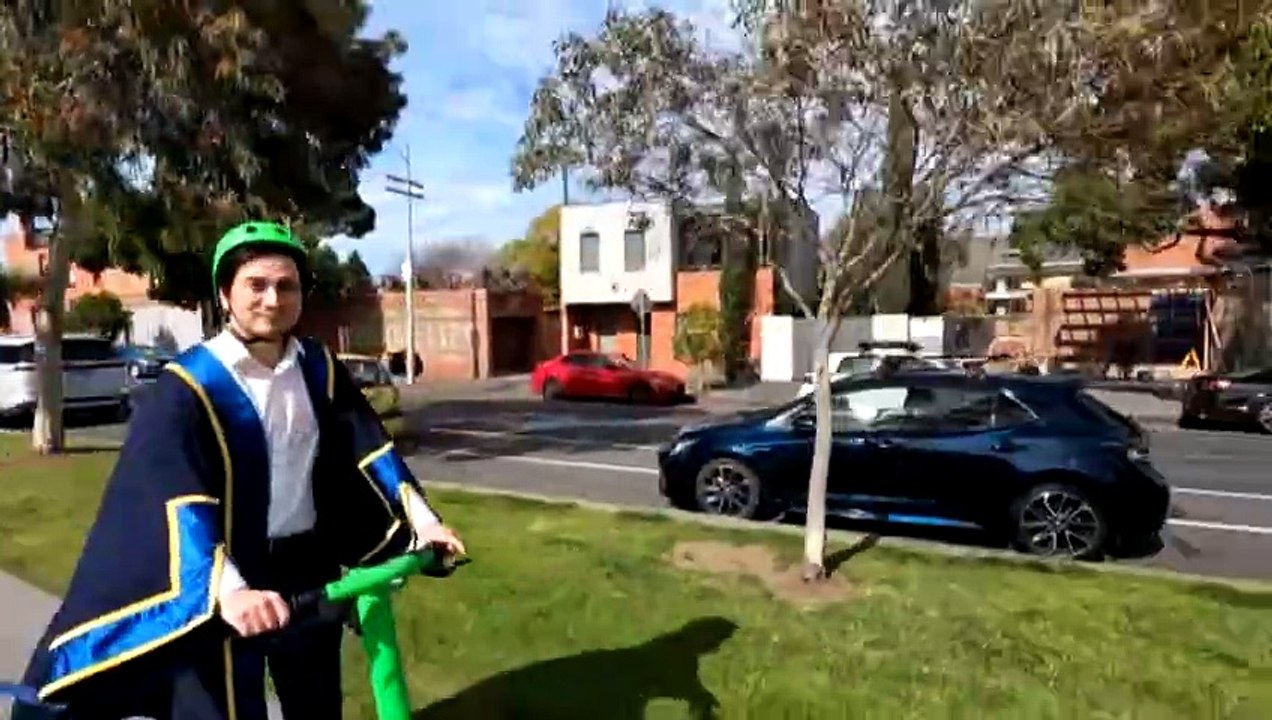 City of Melbourne's e-scooter ban under pressure from councils in city's inner-north