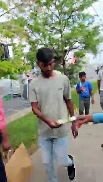 கனடாவில் இயக்கம், ஆமி என கன்னை பிரித்து அடிபடும் ஈழத்தமிழர்கள்!!