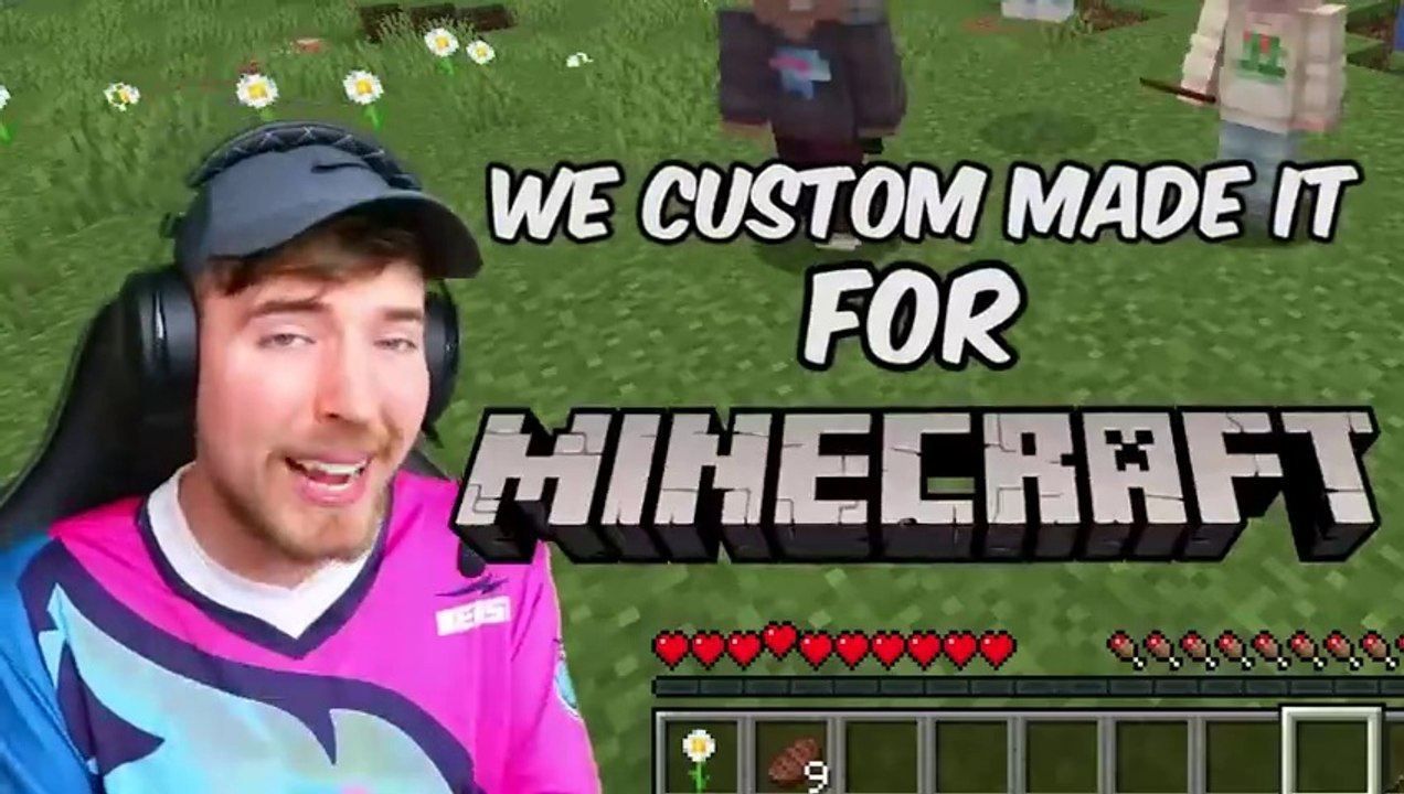 Minecraft, But Every Minute There's Random Chaos!