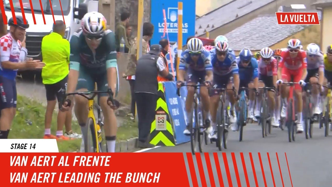 Van Aert leading the bunch - Stage 14 - La Vuelta 2024