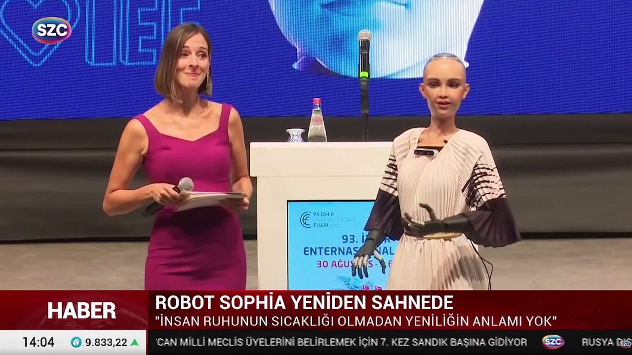 İzmir Fuarı'nın sürpriz konuğu robot Sophia