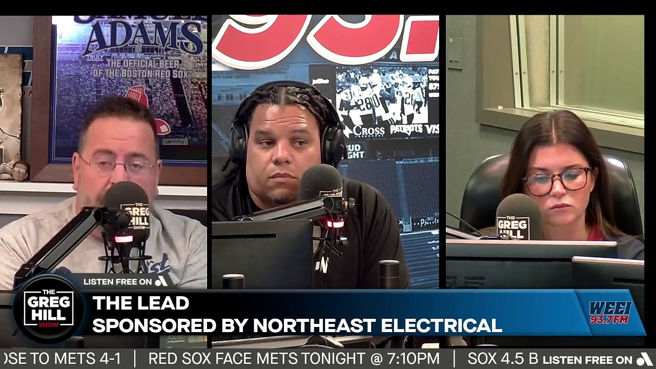 Taylor Swift's Play Sparks Controversy: Is She Ruining Greg's NFL Season? 🎤