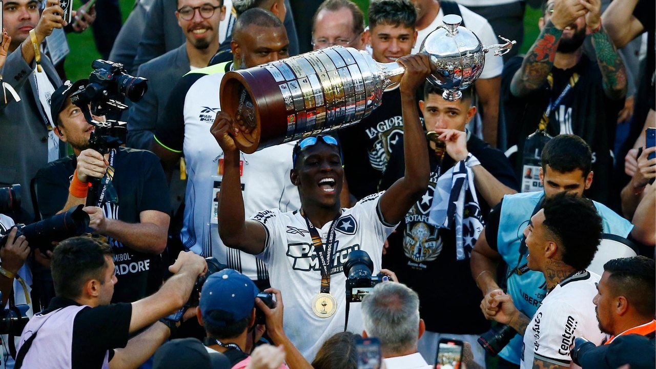 Luiz Henrique taking inspiration from Vini Jr and Neymar