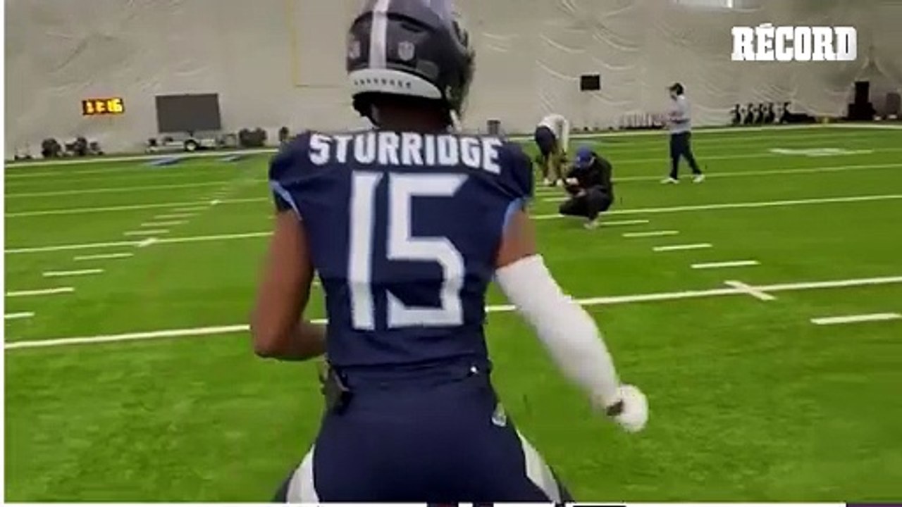 Daniel Sturridge, exfutbolista de Liverpool, presume su habilidad para patear goles de campo