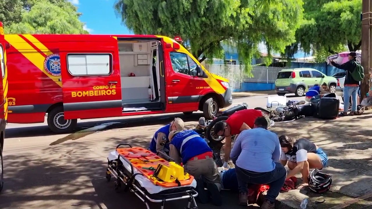 Motociclistas ficam feridos em acidente no Centro