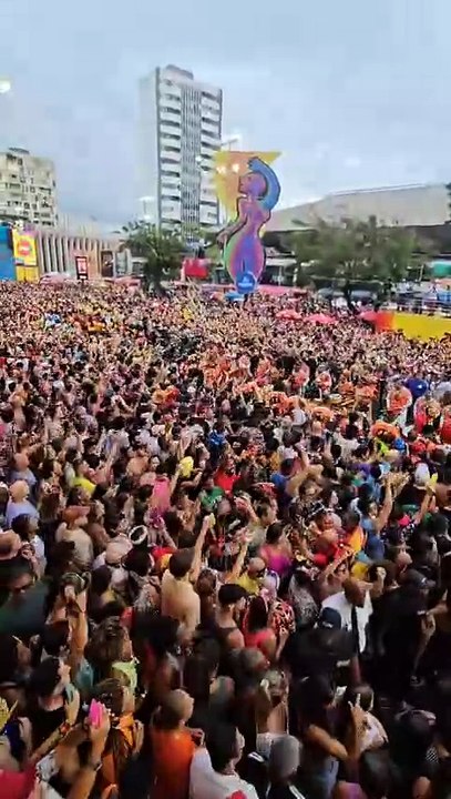 Daniela Mercury Encanta o Campo Grande na Grande Abertura do Carnaval 🎉