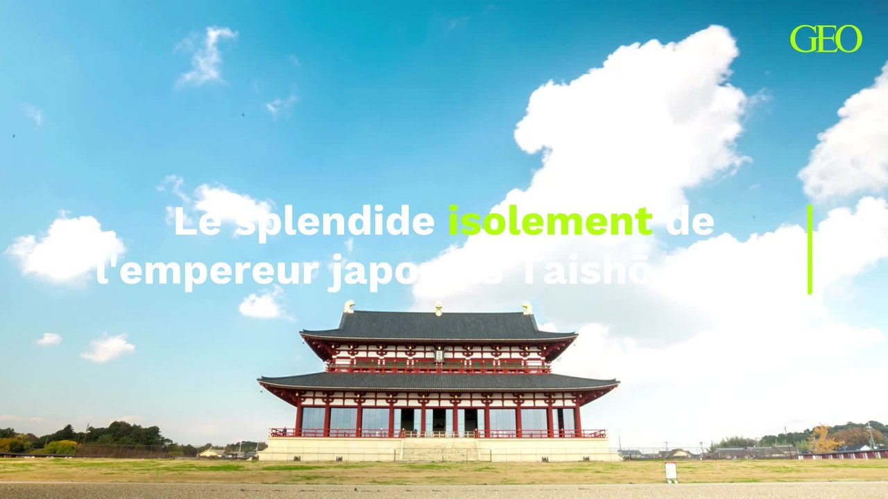 Le splendide isolement de l'empereur japonais Taishō Tennō, reclus derrière plusieurs rangées de murailles