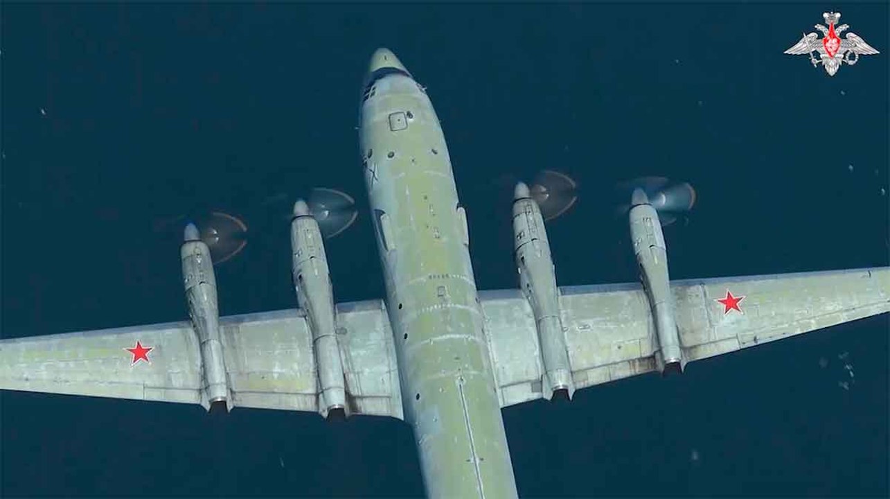 動画: ロシアの対潜航空機がカムチャツカ沿岸に機雷原を設置