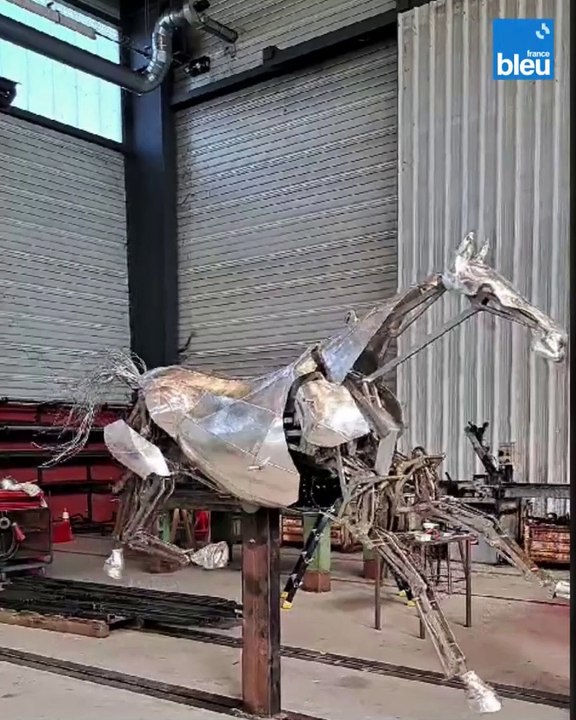 Zeus, le cheval mécanique des Jeux de Paris de retour dans son atelier nantais