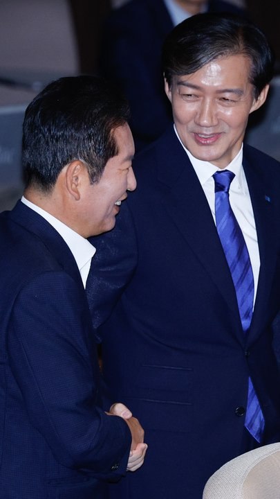 "조크가 쫑코" 정청래 사과에…조국 "영세 정당 압박 마세요"