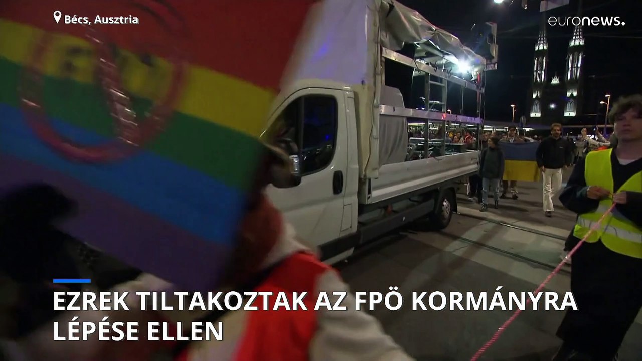 Ezrek tüntettek az Osztrák Szabadságpárt kormányzása ellen Bécsben