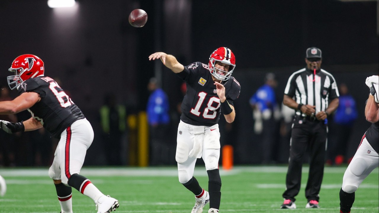 Kirk Cousins Shines with Over 450 Yards in NFL Game