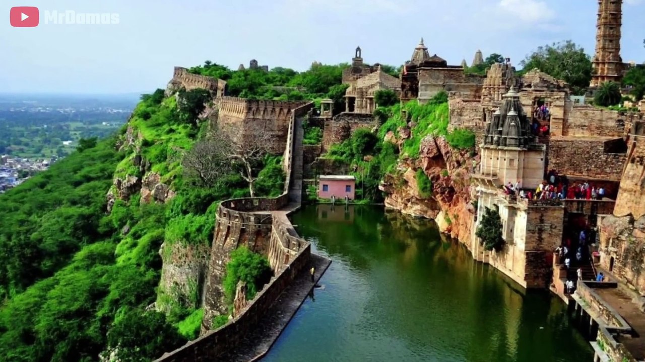 भारत के रहस्यमय किले: क्या सच में छिपे हैं अनकहे राज़