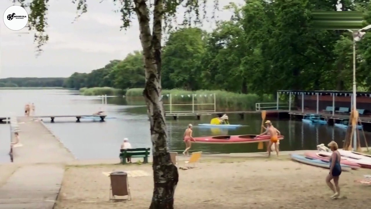 Summer Vacation With Mom | Hollywood Movie Full Explained in Hindi 🎬