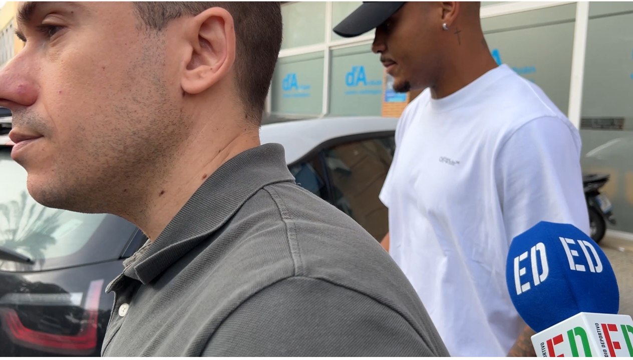 Natan abandona cojeando la clínica