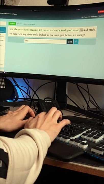 Gotta Type Fast ! #10fastfingers #typing #typingasmr