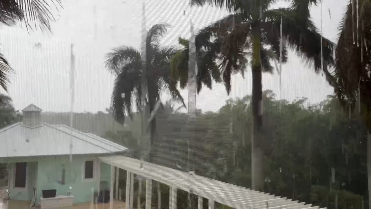 Hurricane Milton - Residents digging trenches and using MULCH after sand runs out