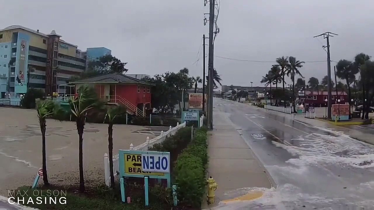 This is what a 15 foot hurricane storm surge looks like. It's terrifying.