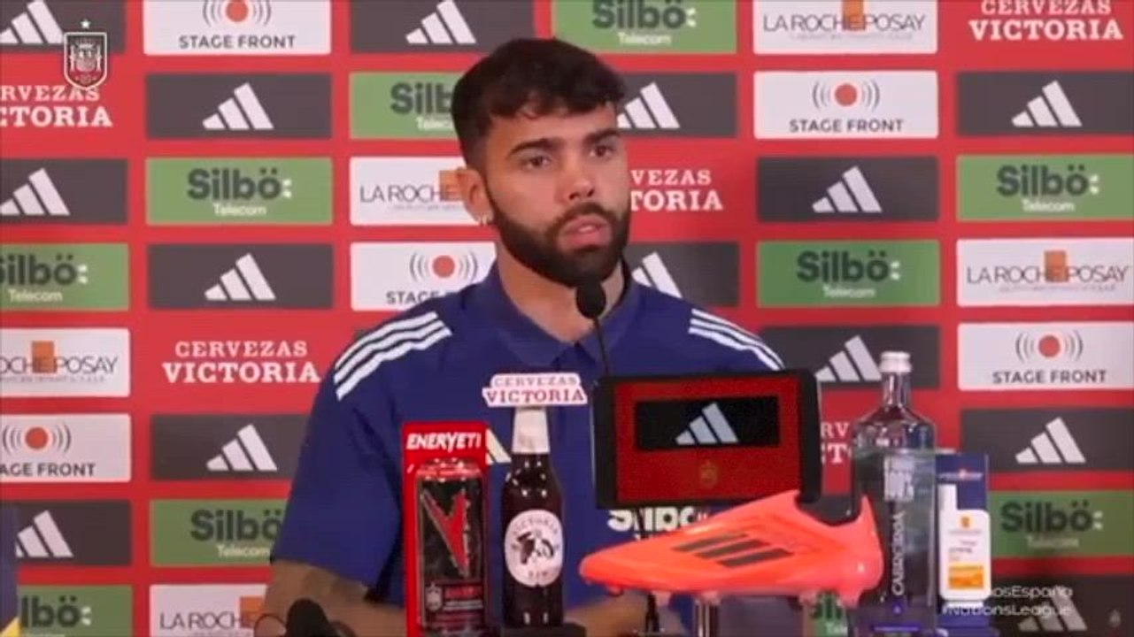 David Raya, rueda de prensa previa al España - Serbia